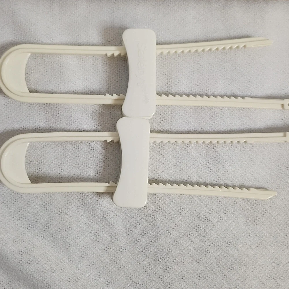 Command Damage-Free Hooks, Child Safety Locks and Suction Hooks